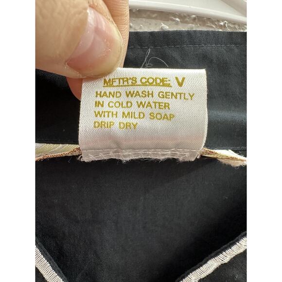 International Apparel Mart Inc. Womens Blouse Size Large Black Flora Button Up - Picture 5 of 10